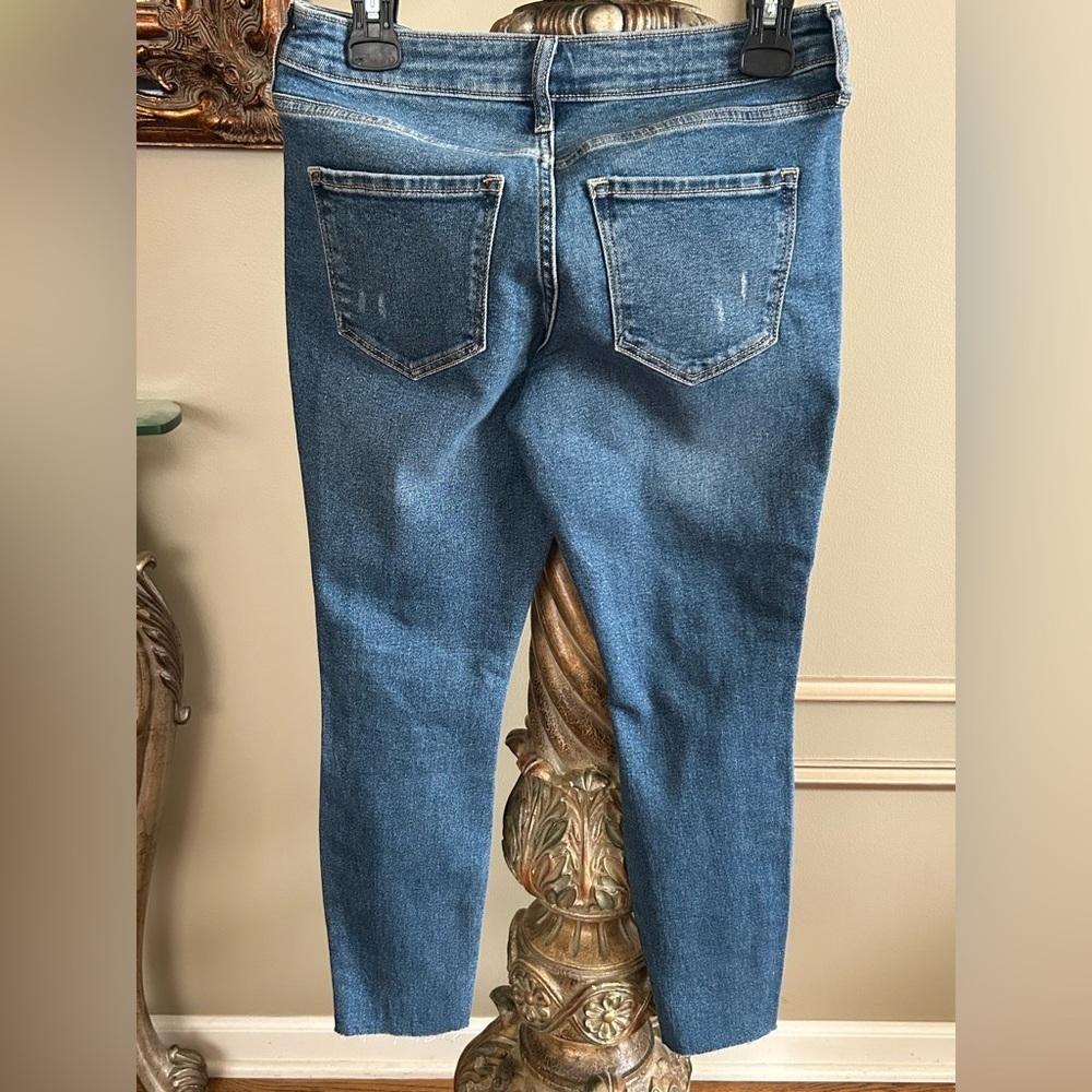 Old Navy Rockstar Distressed Raw Hem Super Skinny Jeans Size 4 - Picture 3 of 5